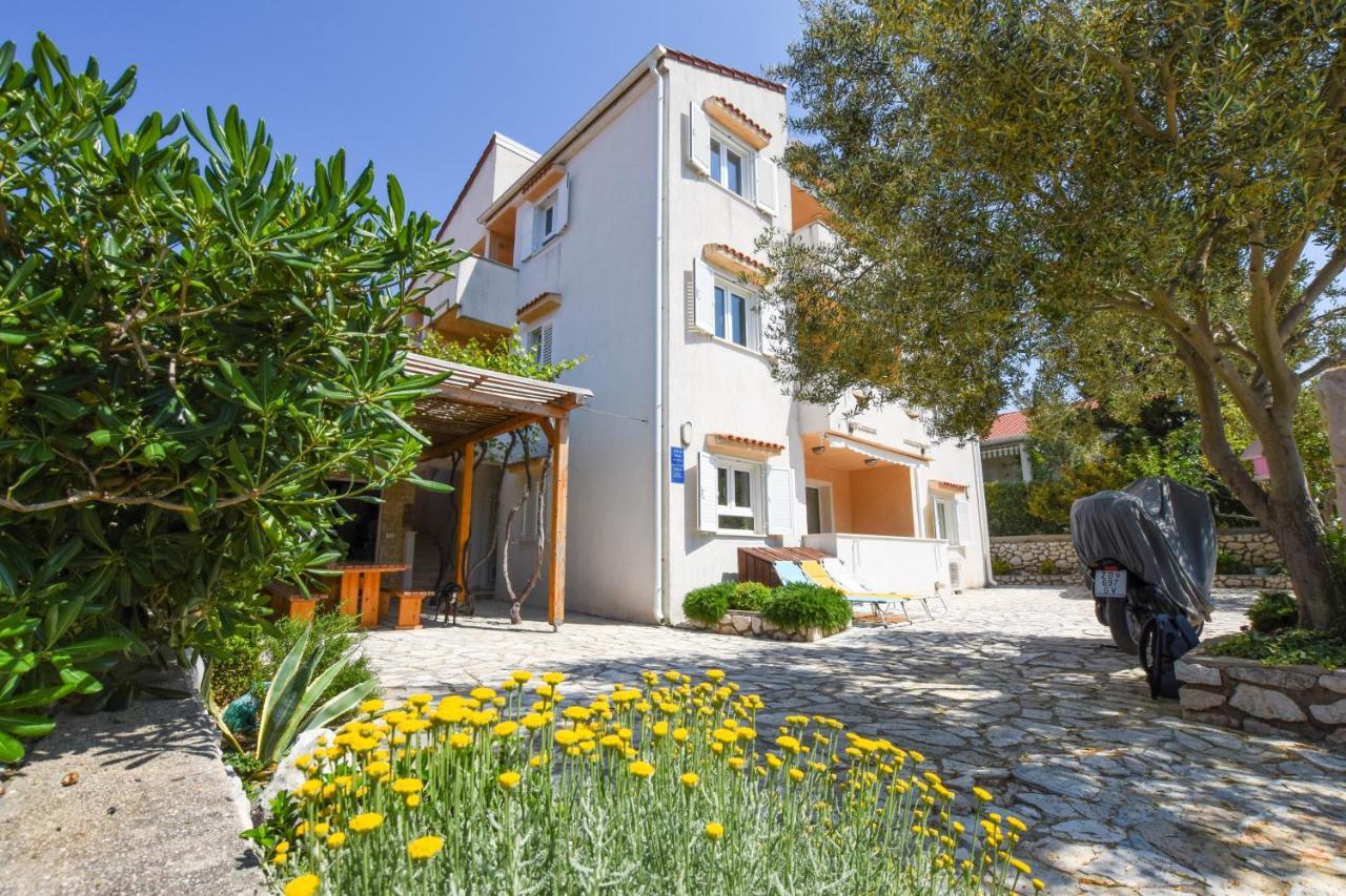 Apartmani Pernjak Mandre Esterno foto