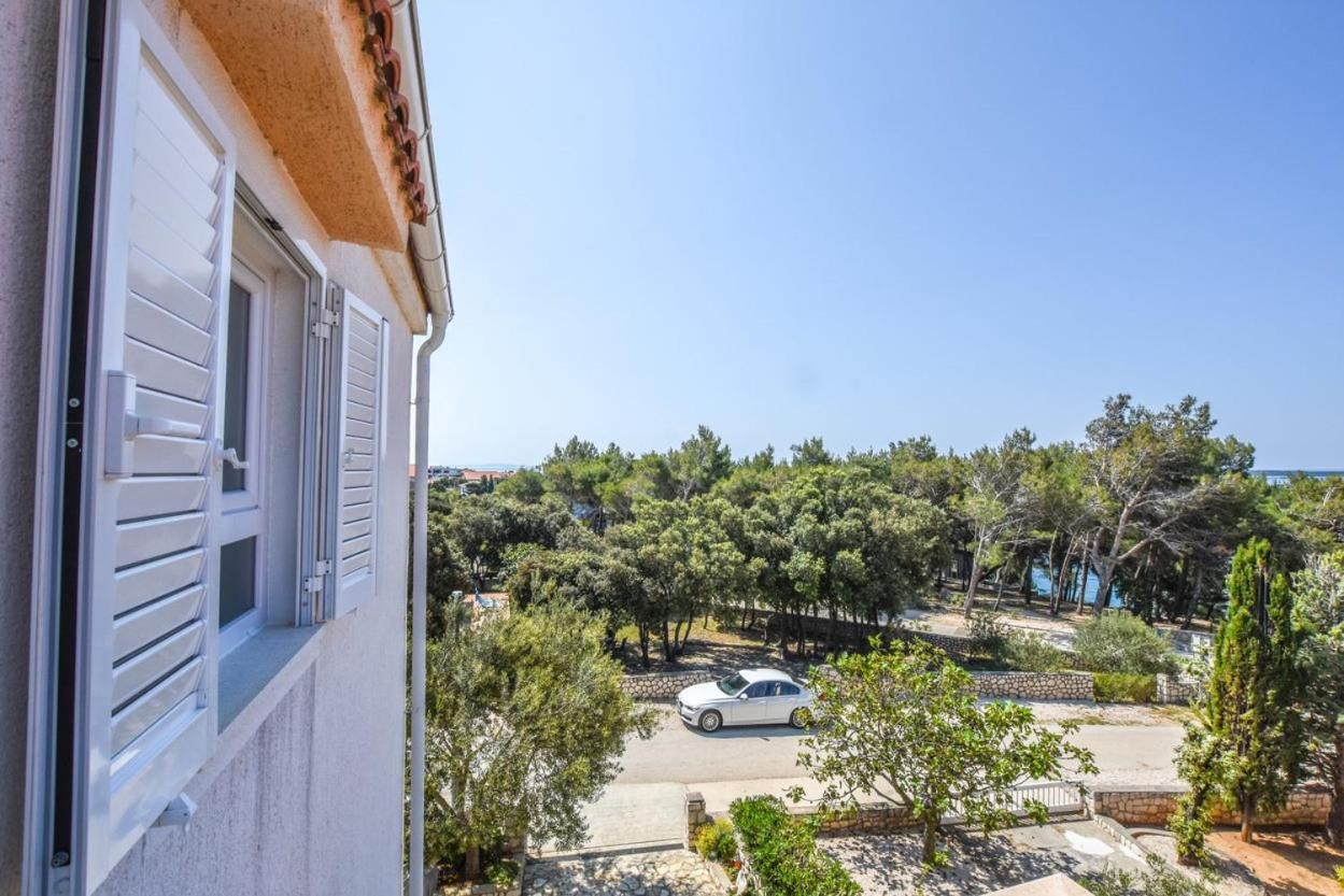 Apartmani Pernjak Mandre Esterno foto