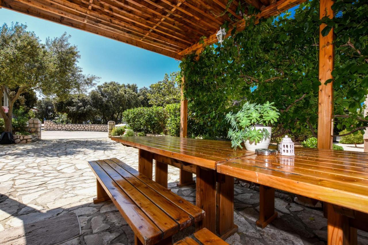 Apartmani Pernjak Mandre Esterno foto