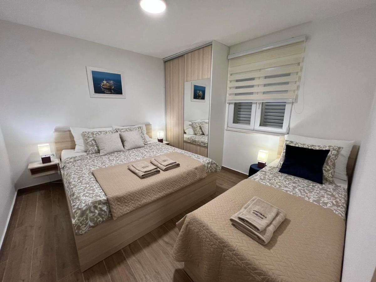 Apartmani Pernjak Mandre Esterno foto