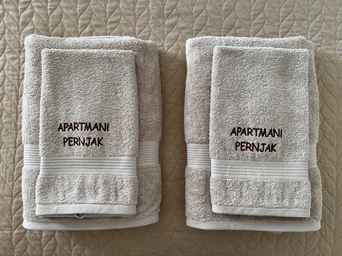 Apartmani Pernjak Mandre Esterno foto