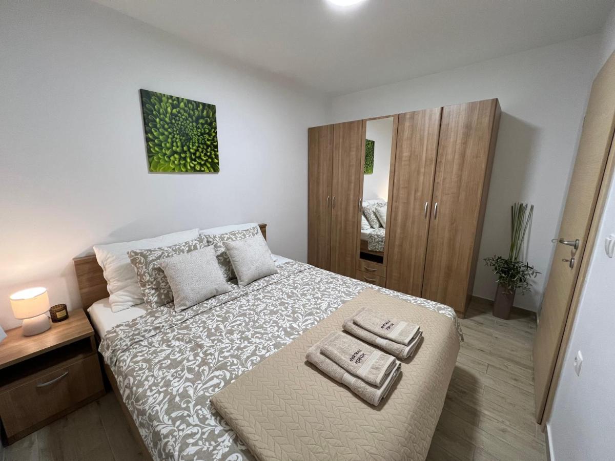 Apartmani Pernjak Mandre Esterno foto