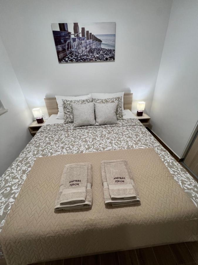 Apartmani Pernjak Mandre Esterno foto