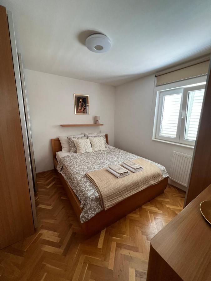 Apartmani Pernjak Mandre Esterno foto