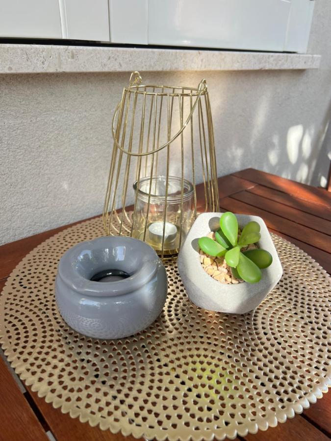 Apartmani Pernjak Mandre Esterno foto